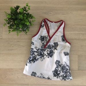 💸💸Lululemon Deep V Racerback Tank White Paisley
